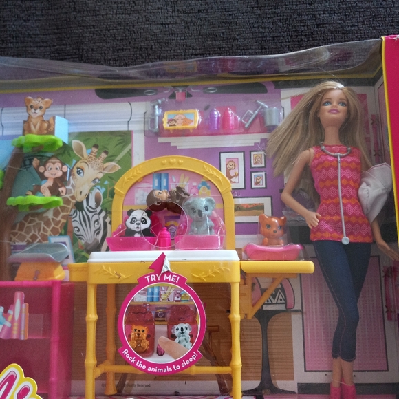 2013 Barbie Animal Biologist - Picture 2 of 7